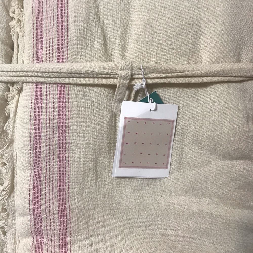 Urban Outfitters queen comforter